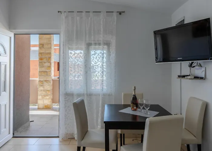 Josipovic Apartment Vir