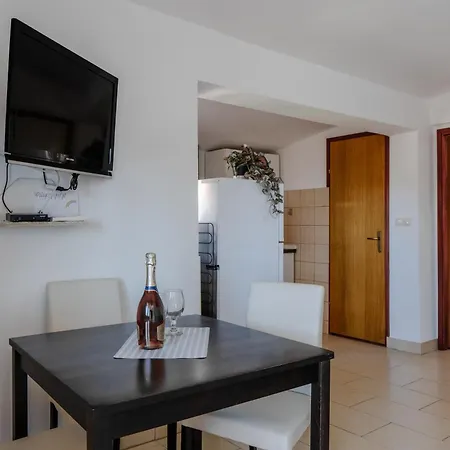 Josipovic דירה ויר